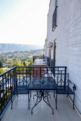 Отель Avlabari Terrace Тбилиси Двухместный номер Делюкс с 1 кроватью и балконом-6